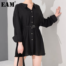 Charger l'image dans la galerie, [EAM] Women Black Buckle Pleated Bandage Shirt Dress New V-Neck Long Sleeve Loose Fit Fashion Tide Spring Summer 2020 1U40201
